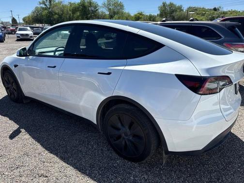 Pearl White Multi 2024 Tesla Model Y Long Range