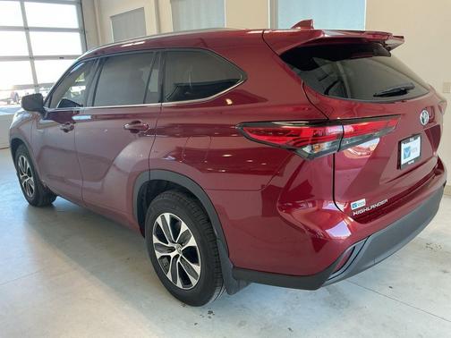 2020 Toyota Highlander Hybrid XLE