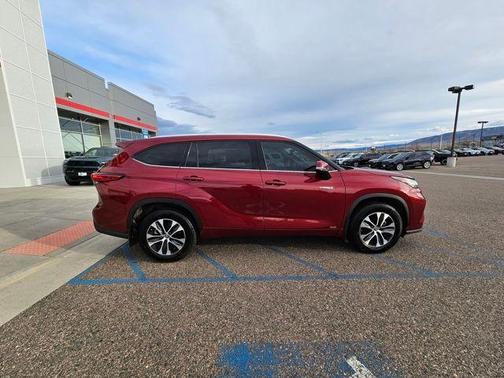 2020 Toyota Highlander Hybrid XLE