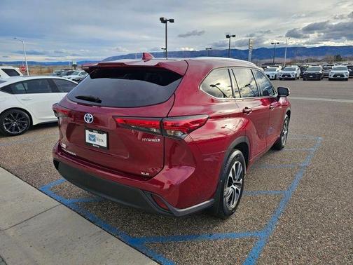 2020 Toyota Highlander Hybrid XLE