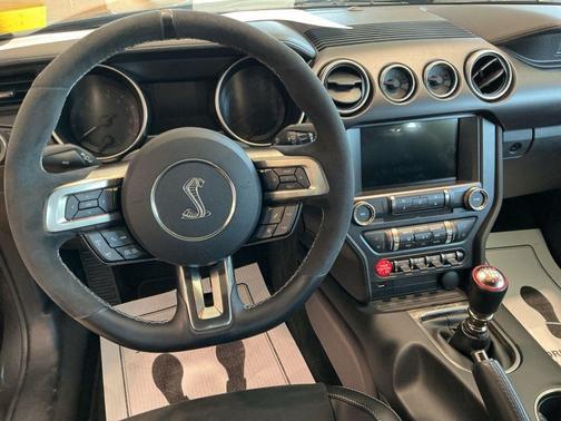 Magnetic Metallic 2016 Ford Shelby GT350 Base