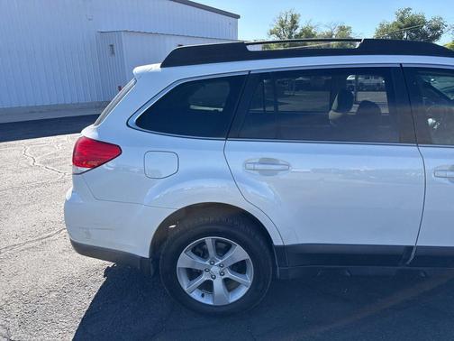 Satin White Pearl 2014 Subaru Outback 2.5i Premium