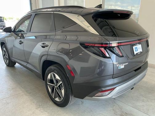 Titanium Gray 2025 Hyundai TUCSON Hybrid SEL Convenience