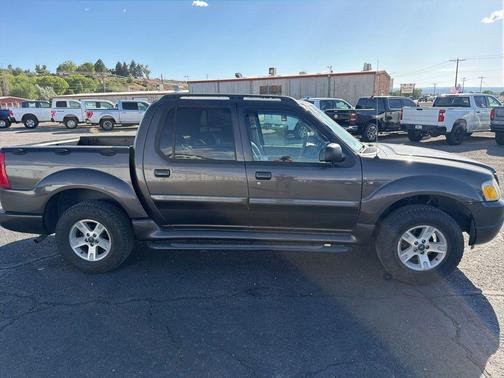 Green 2005 Ford Explorer Sport Trac XLT