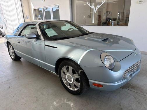 Light Ice Blue Metallic 2004 Ford Thunderbird