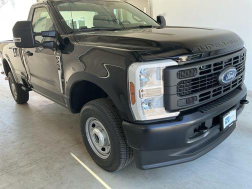 Agate Black Metallic 2026 Ford F-250 XL