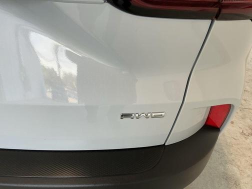Silver Metallic 2025 Ford Escape Active