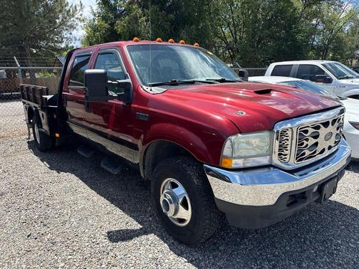 Maroon 2004 Ford F-350 XLT