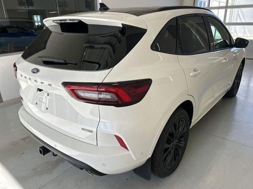 2024 Ford Escape ST-Line Elite