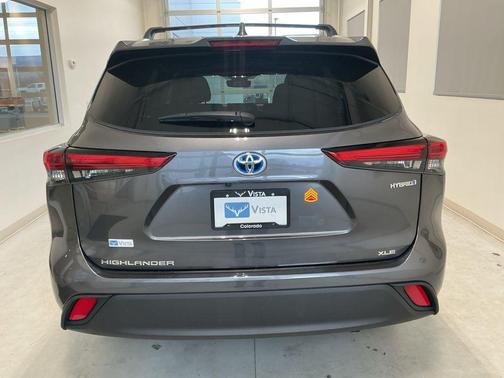 2022 Toyota Highlander Hybrid 