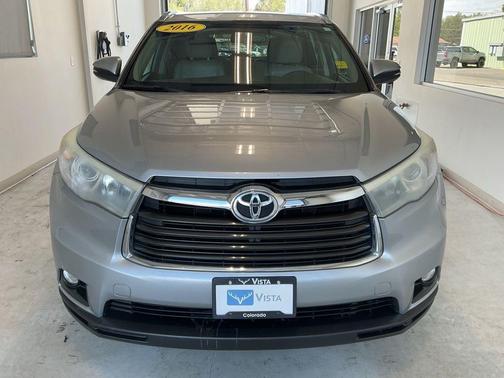 Silver Sky Metallic 2016 Toyota Highlander XLE
