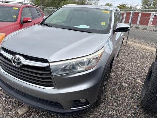Silver Sky Metallic 2016 Toyota Highlander XLE