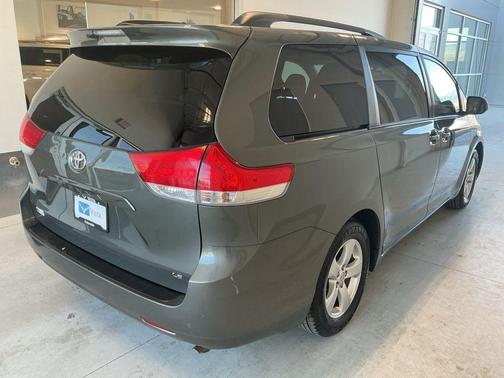 2013 Toyota Sienna LE