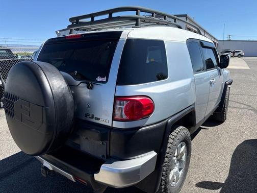Titanium Metallic 2007 Toyota FJ Cruiser