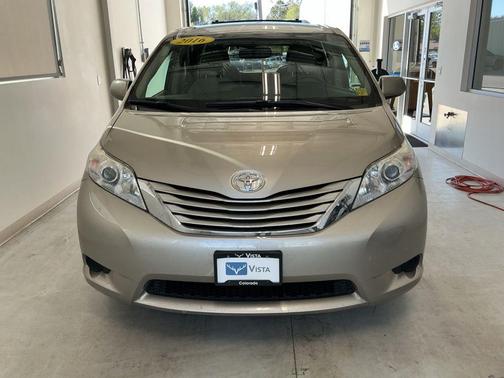 Creme Brulee Mica 2016 Toyota Sienna LE