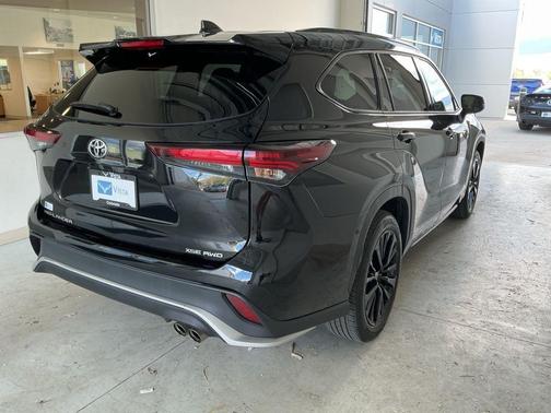 2025 Toyota Highlander XSE