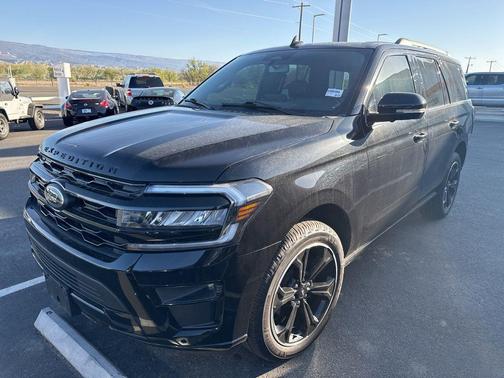 Black Metallic 2022 Ford Expedition Limited