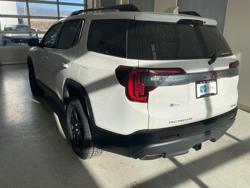 2021 GMC Acadia AT4