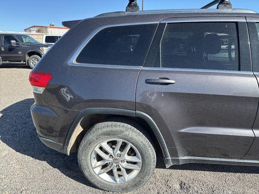 Granite Crystal Clearcoat Metallic 2017 Jeep Grand Cherokee Laredo