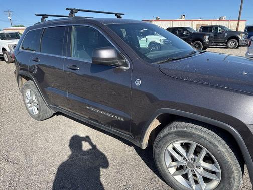 Granite Crystal Clearcoat Metallic 2017 Jeep Grand Cherokee Laredo