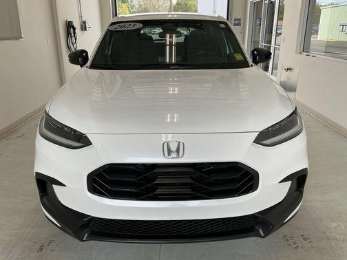 Platinum White Pearl 2025 Honda HR-V Sport