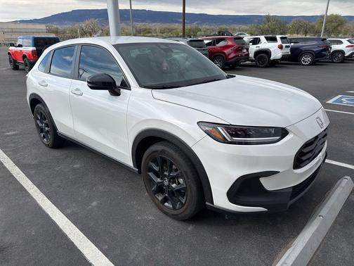 Platinum White Pearl 2025 Honda HR-V Sport