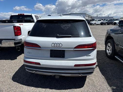 Glacier White Metallic 2020 Audi Q7 55 Premium