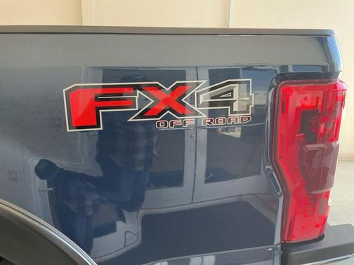 Blue Jeans Metallic 2019 Ford F-250 Lariat