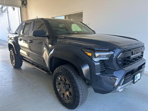2025 Toyota Tacoma Hybrid TRAILHUNTER