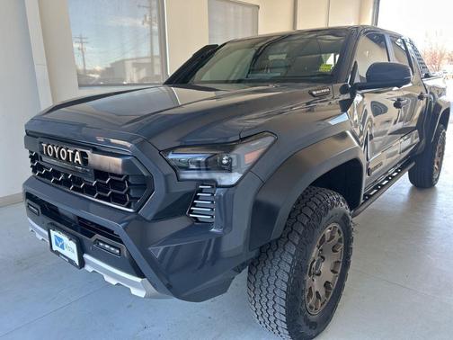 2025 Toyota Tacoma Hybrid TRAILHUNTER