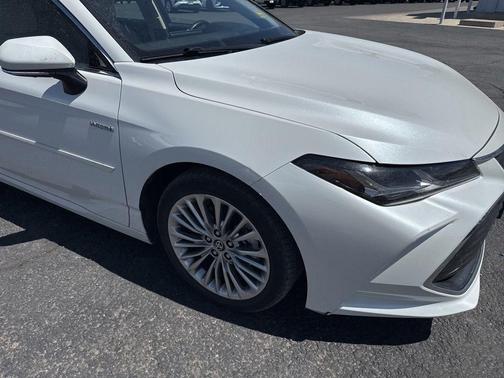 Wind Chill Pearl 2020 Toyota Avalon Hybrid Limited