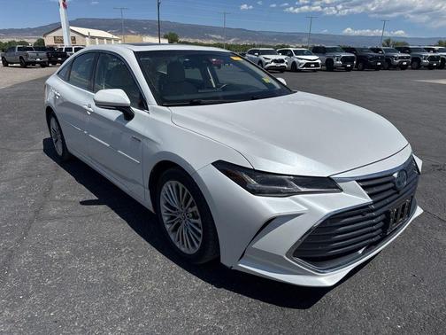 Wind Chill Pearl 2020 Toyota Avalon Hybrid Limited