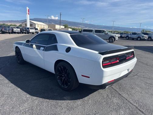 White Knuckle Clearcoat 2023 Dodge Challenger R/T
