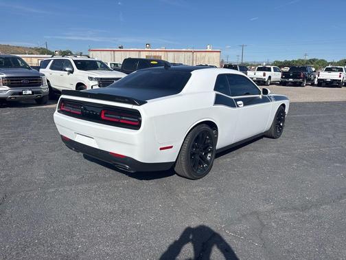 White Knuckle Clearcoat 2023 Dodge Challenger R/T