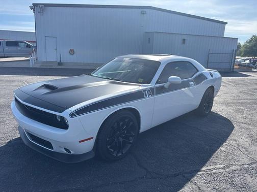White Knuckle Clearcoat 2023 Dodge Challenger R/T
