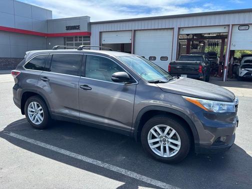 Predawn Gray Mica 2016 Toyota Highlander LE