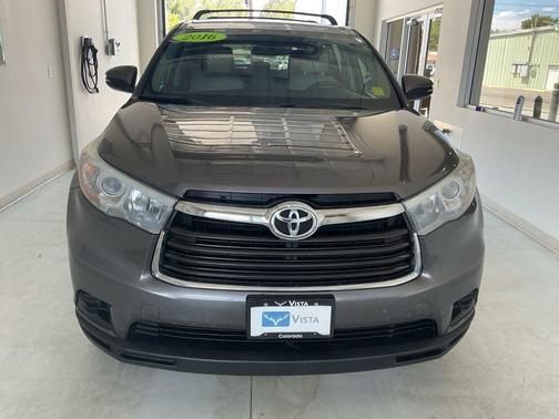 Predawn Gray Mica 2016 Toyota Highlander LE