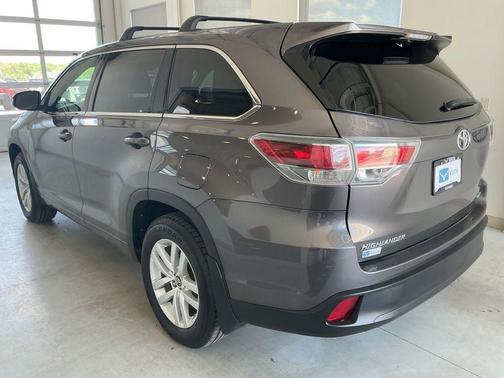 Predawn Gray Mica 2016 Toyota Highlander LE