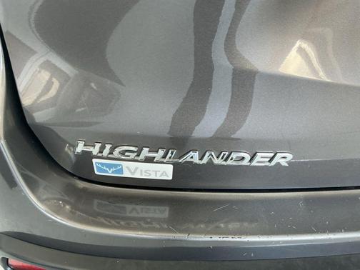 Predawn Gray Mica 2016 Toyota Highlander LE
