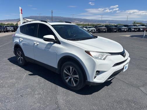 Super White 2018 Toyota RAV4 XLE