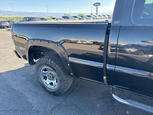 Smokin Asphalt 2004 Chevrolet Silverado 2500 LT H/D Extended Cab