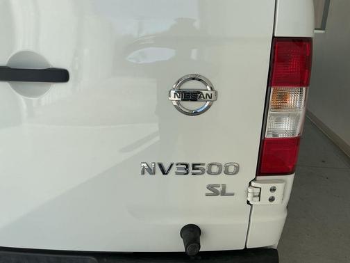 2017 Nissan NV Passenger NV3500 HD SL V8