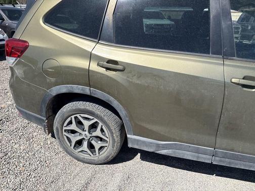 Autumn Green Metallic 2022 Subaru Forester Premium