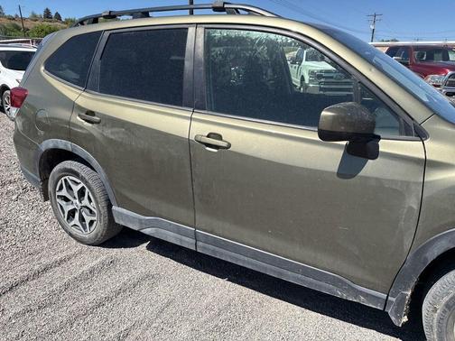 Autumn Green Metallic 2022 Subaru Forester Premium