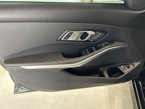 2021 BMW 330e xDrive