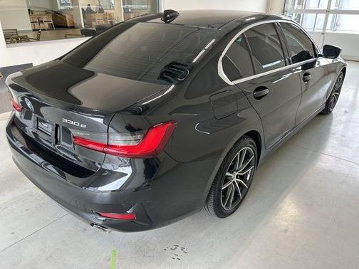 2021 BMW 330e xDrive