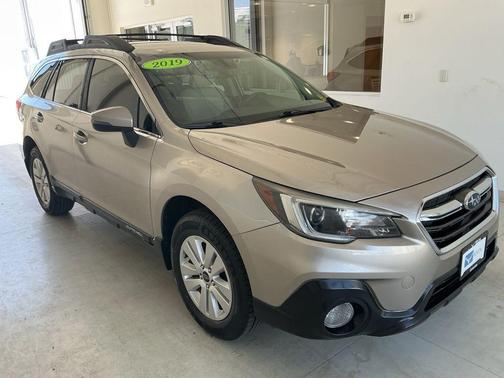 Tungsten Metallic 2019 Subaru Outback 2.5i Premium