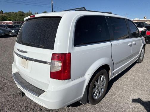 Bright White Clearcoat 2014 Chrysler Town & Country Touring