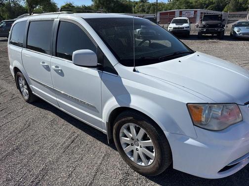 Bright White Clearcoat 2014 Chrysler Town & Country Touring