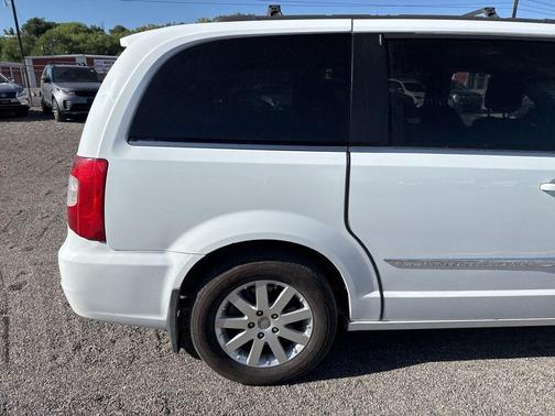 Bright White Clearcoat 2014 Chrysler Town & Country Touring
